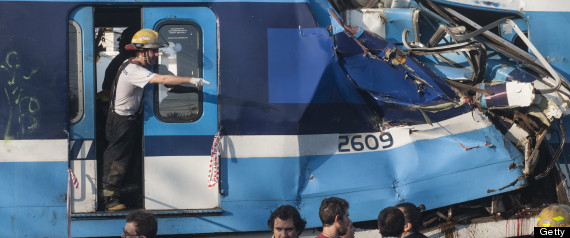 r-ARGENTINA-TRAIN-CRASH-large570.jpg