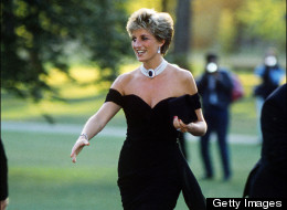 Les tenues mémorables de la princesse Diana  (PHOTOS)