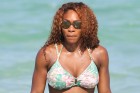 Ab Fab! Serena Williams Shows...