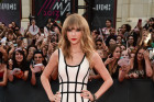Taylor Swift Does Bodycon Beauty...