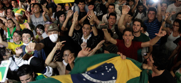 Brésil : affrontements manifestants-police près du stade de Fortaleza, des blessés