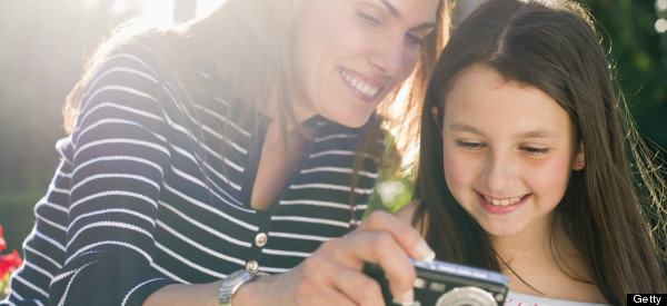 Mamá en acción: Cómo tomar mejores fotos a los niños (VIDEO)