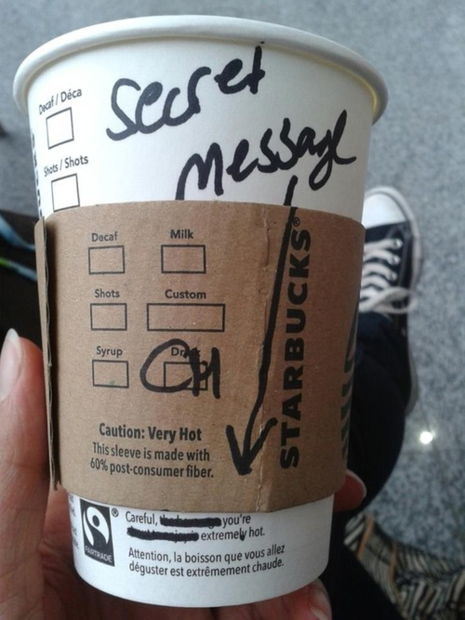 Apparently All Starbucks Baristas Flirt The Same Way (PHOTOS) | HuffPost