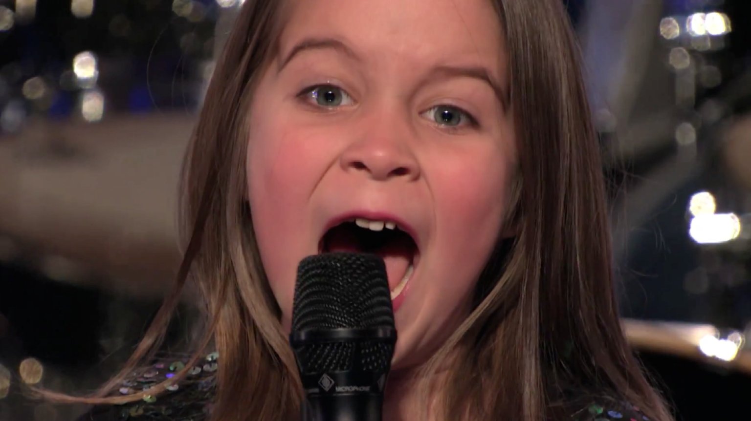 America S Got Talent Aaralyn O Neil Six Year Old Heavy Metal Singer Wows With Zombie Skin