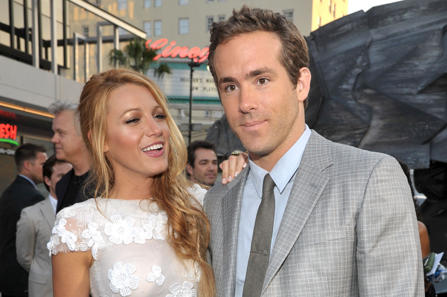 Blake Lively Dresses Husband Ryan Reynolds And We're Surprised!1536 x 1022