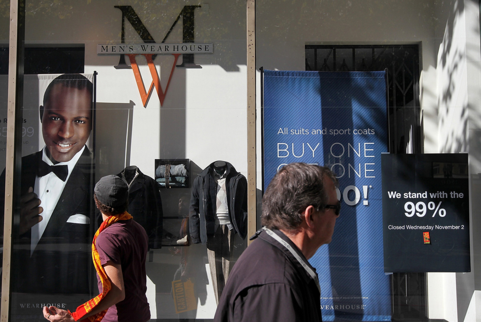 Men's Wearhouse Employees Plead With Customers Not To Take Out Anger On