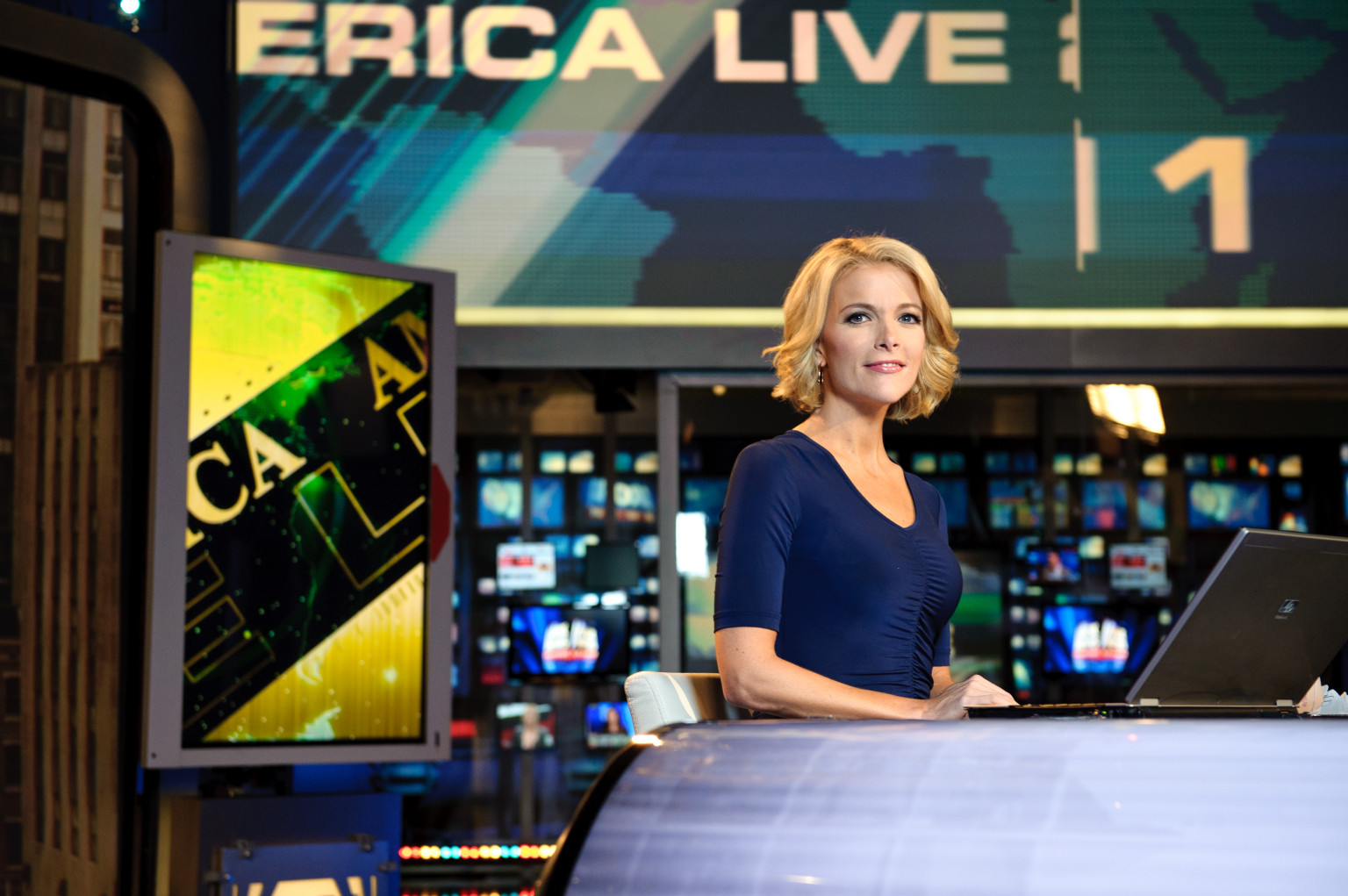 Megyn Kelly Baby Anchor Gives Birth To A Boy Thatcher Bray Huffpost