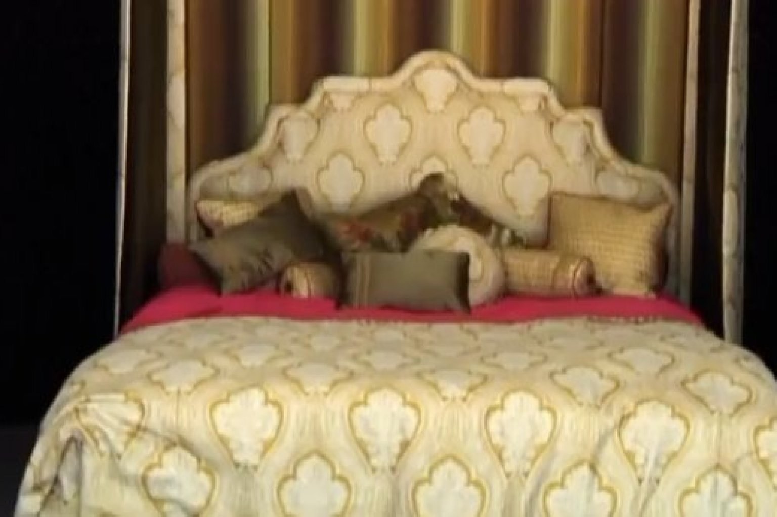 World's Most Expensive Bed Kate Middleton Would Feel At Home In