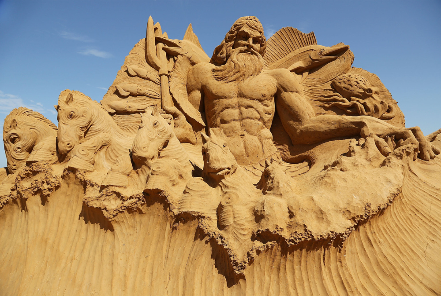 incredible-sand-sculputures-10-beach-creations-you-won-t-believe