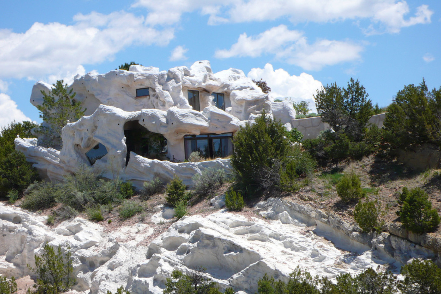Camouflage Home In Lamy, New Mexico Reminds Us Of 'The Flintstones