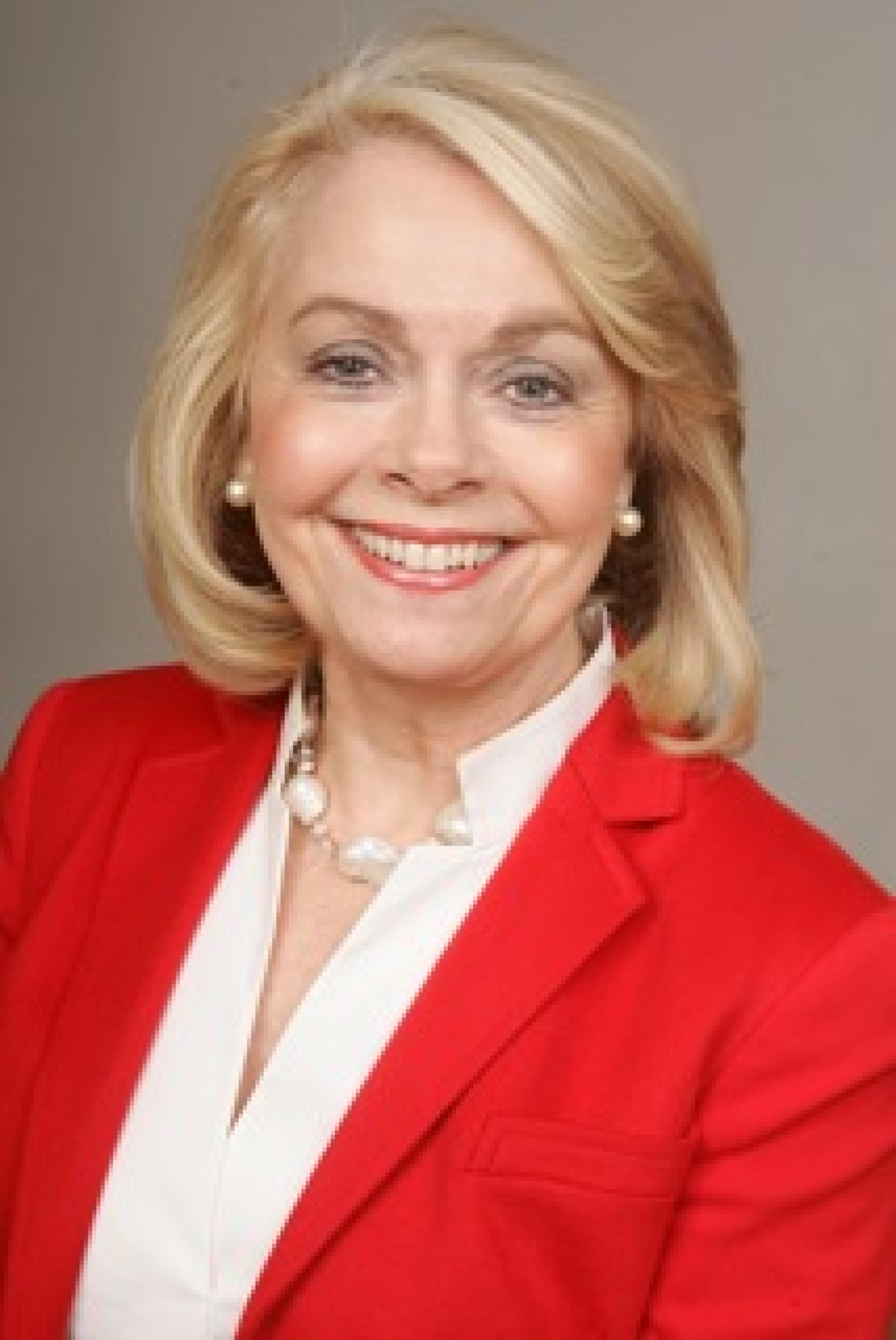 The American Dream and the Economic Myth Betty Sue Flowers