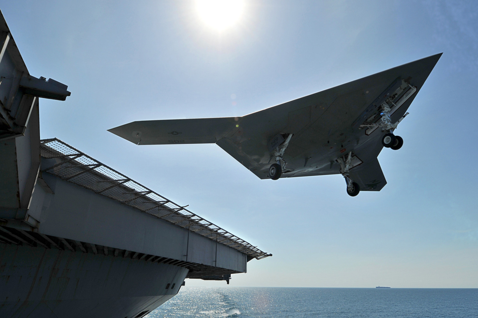 US Navy's Unmanned X47-B Jet Lands On Aircraft Carrier For The First ...