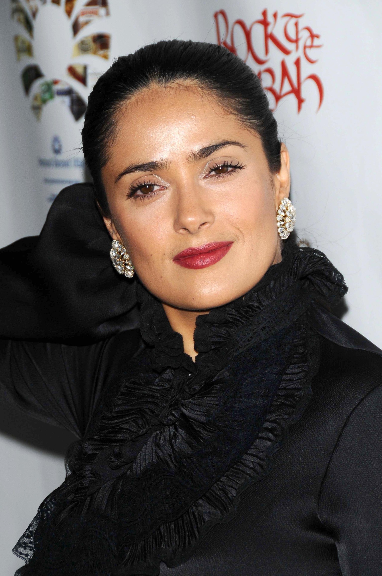 This Salma Hayek Bikini Dance Video Is Setting The Internet On Fire! - wx5cfpc