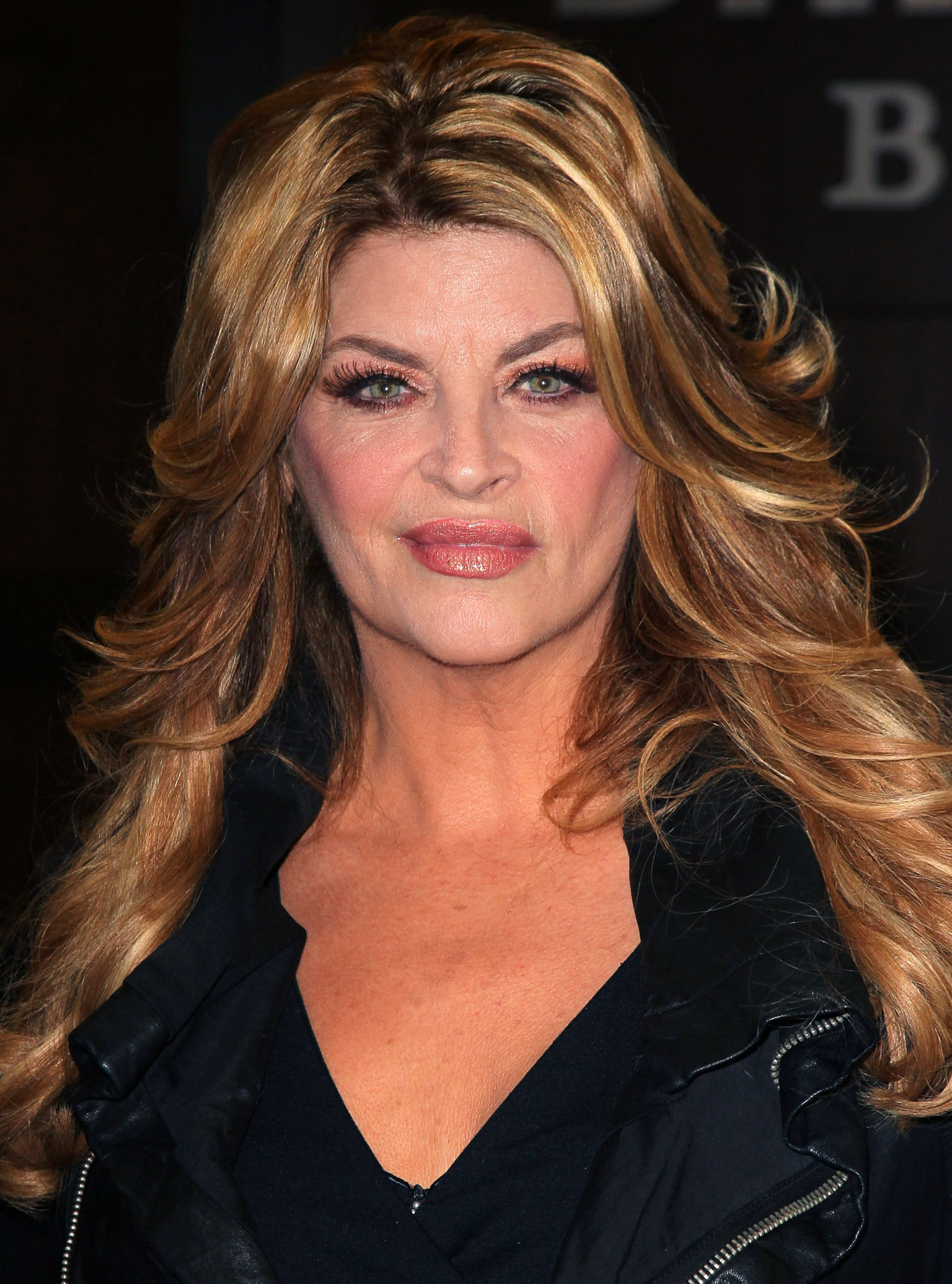 Kirstie Alley 2018 Hair, Eyes, Feet, Legs, Style, Weight & No Makeup