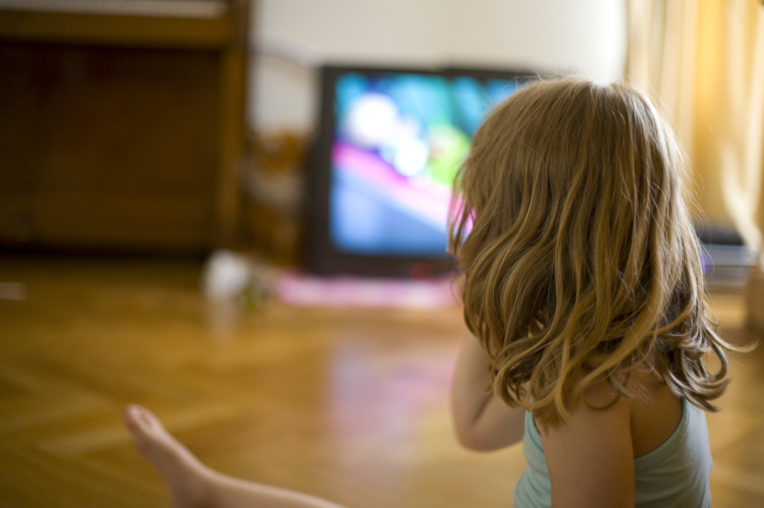 Kids Watch TV As Parents Do, Not As They Say