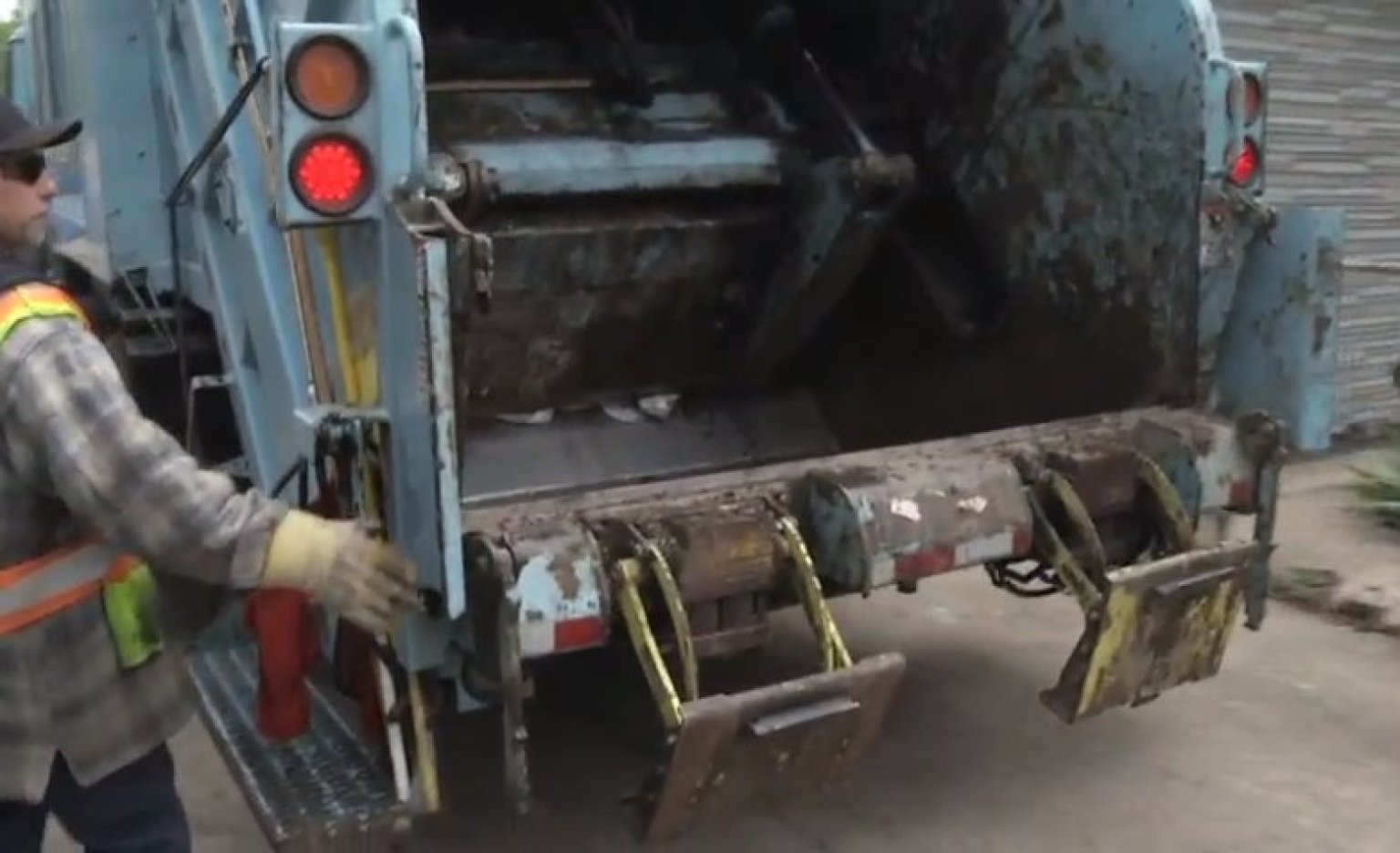 Lower Wacker Smell Investigated, Officials Blame 'Overpowering' Stench