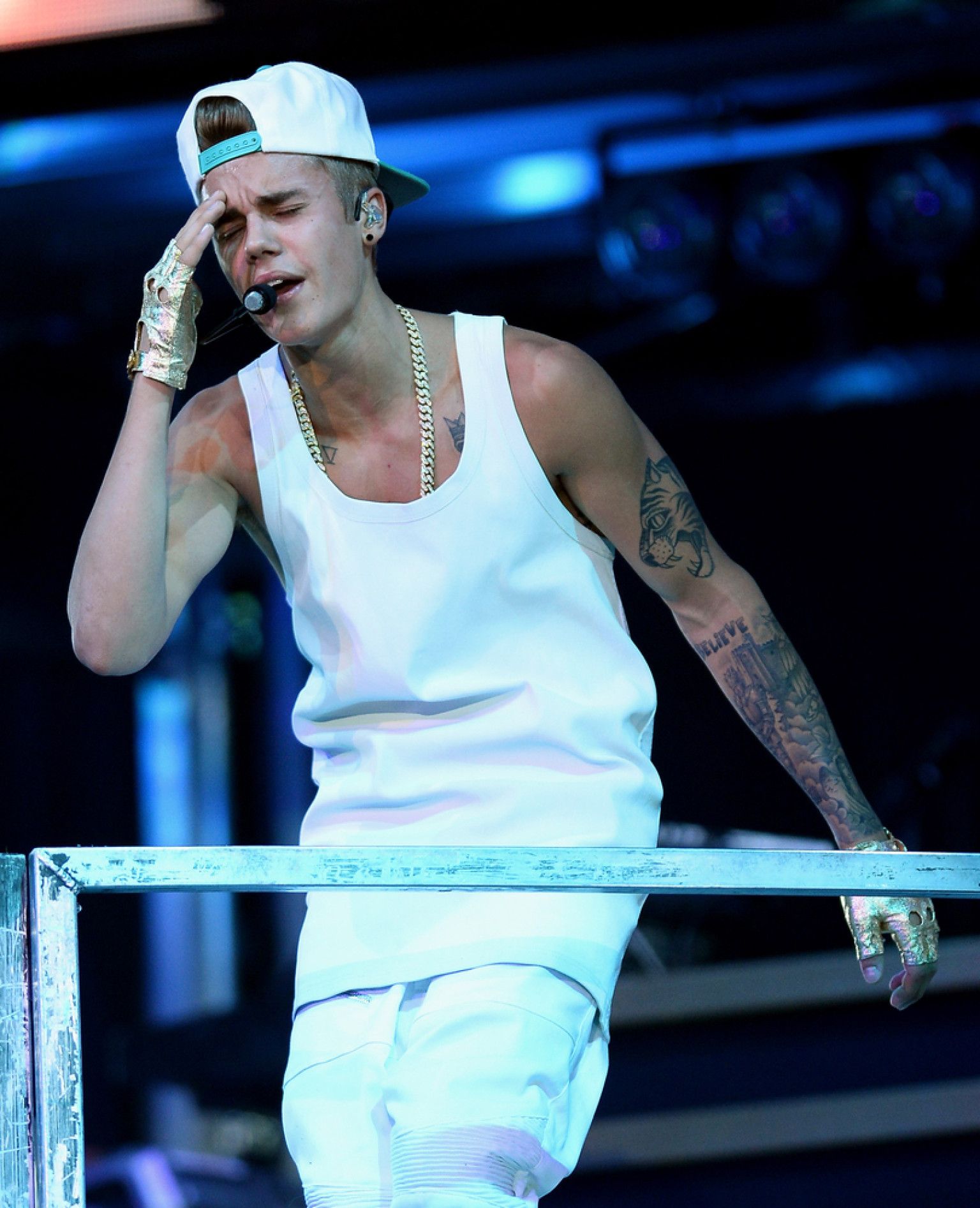 Justin Bieber Accused Of Spitting In DJ's Face At Ohio Nightclub (UPDATE)