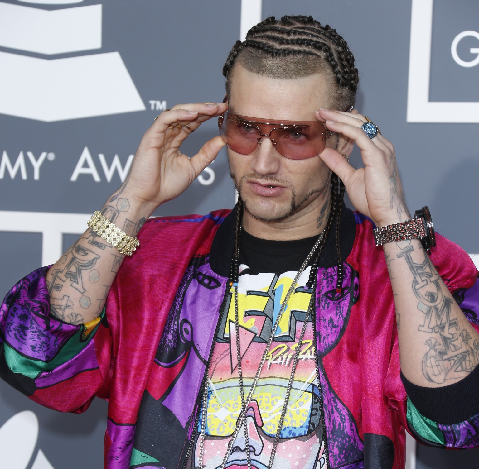 riff-raff-on-neon-icon-not-being-like-a-flip-face-motorola-james