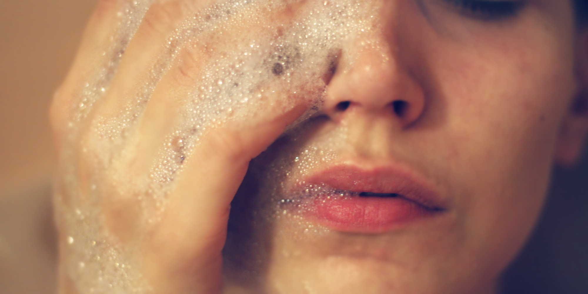 Clarisonic Deep Pore Detoxifying Solution Gets Rid Of The