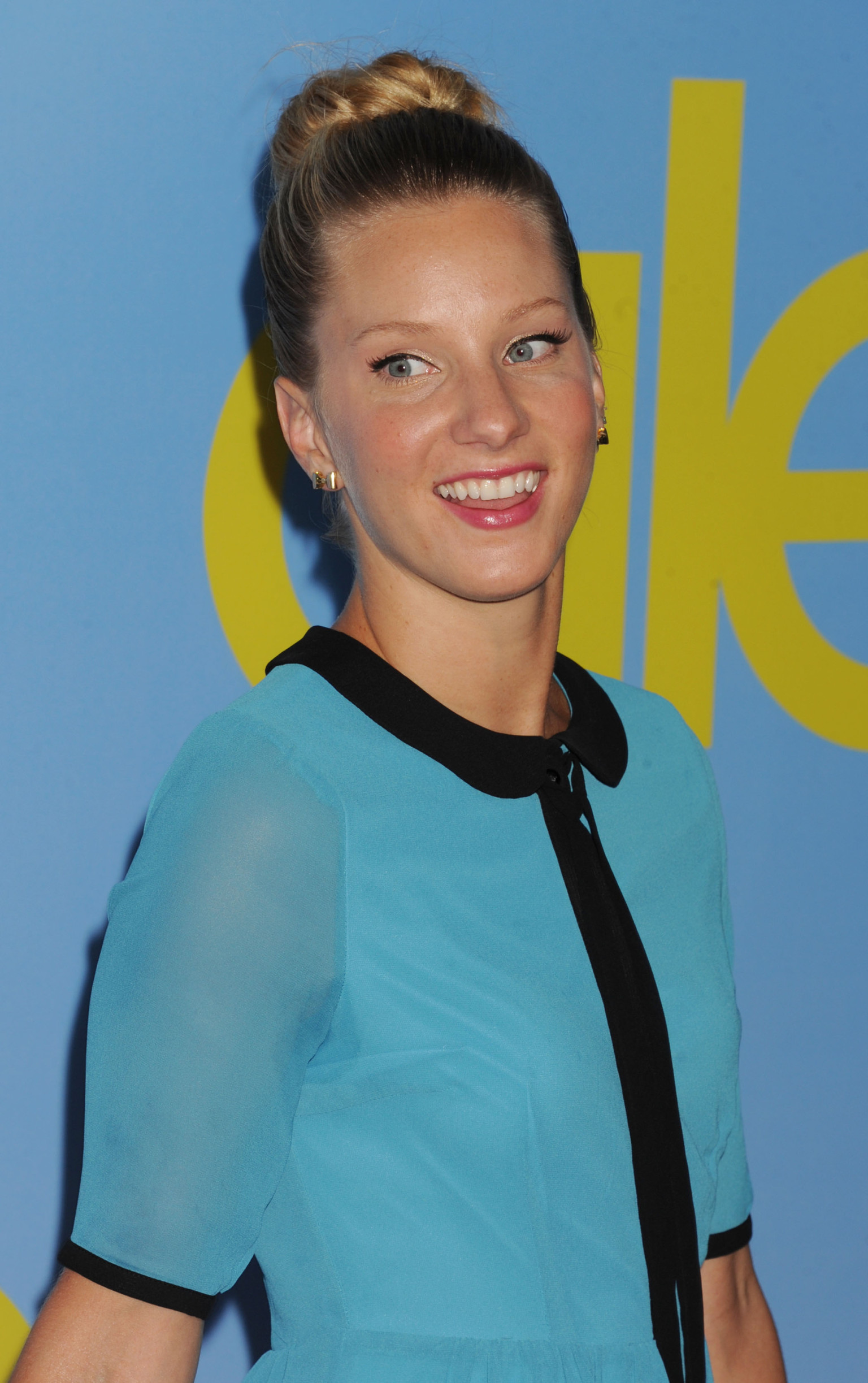 See Heather Morris's Beautiful Beach Bump HuffPost
