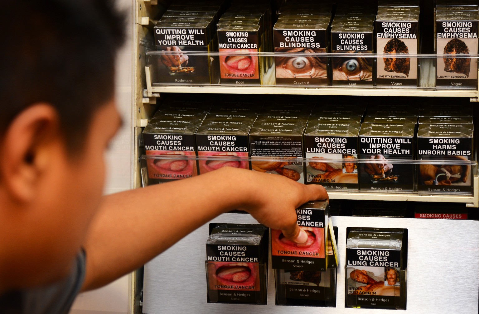 Plain Packaging On Cigarettes Could Help Stop-Smoking Efforts | HuffPost