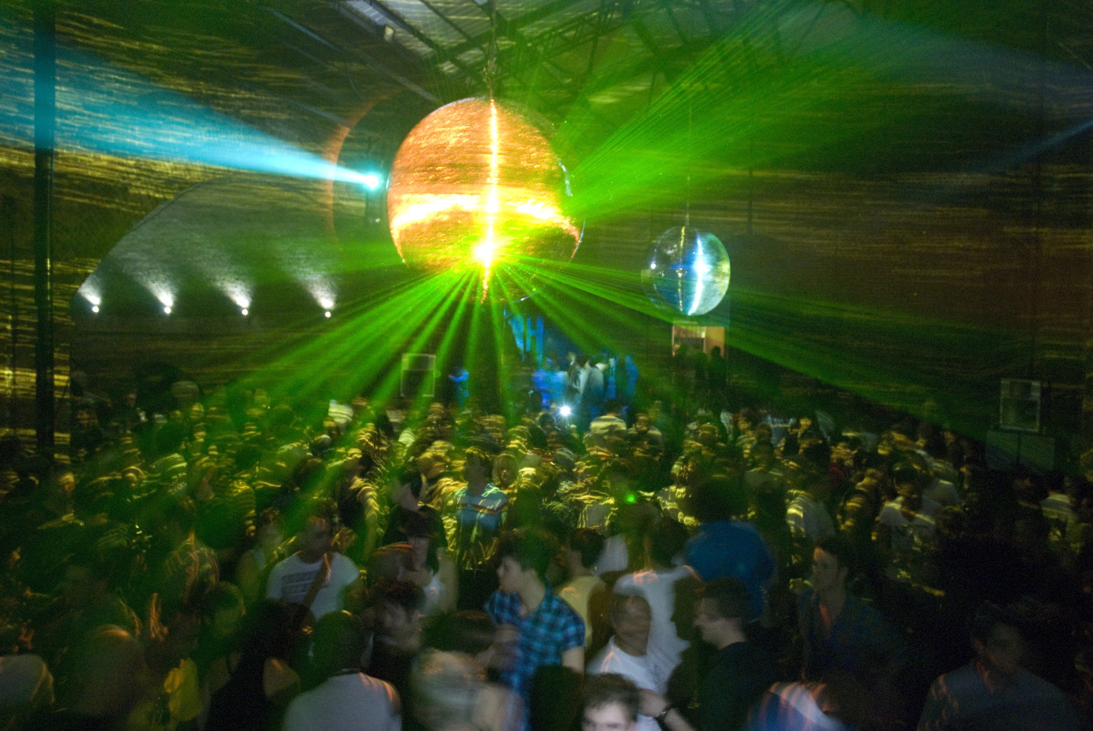 Splash Bar In NYC To Close August 10 HuffPost