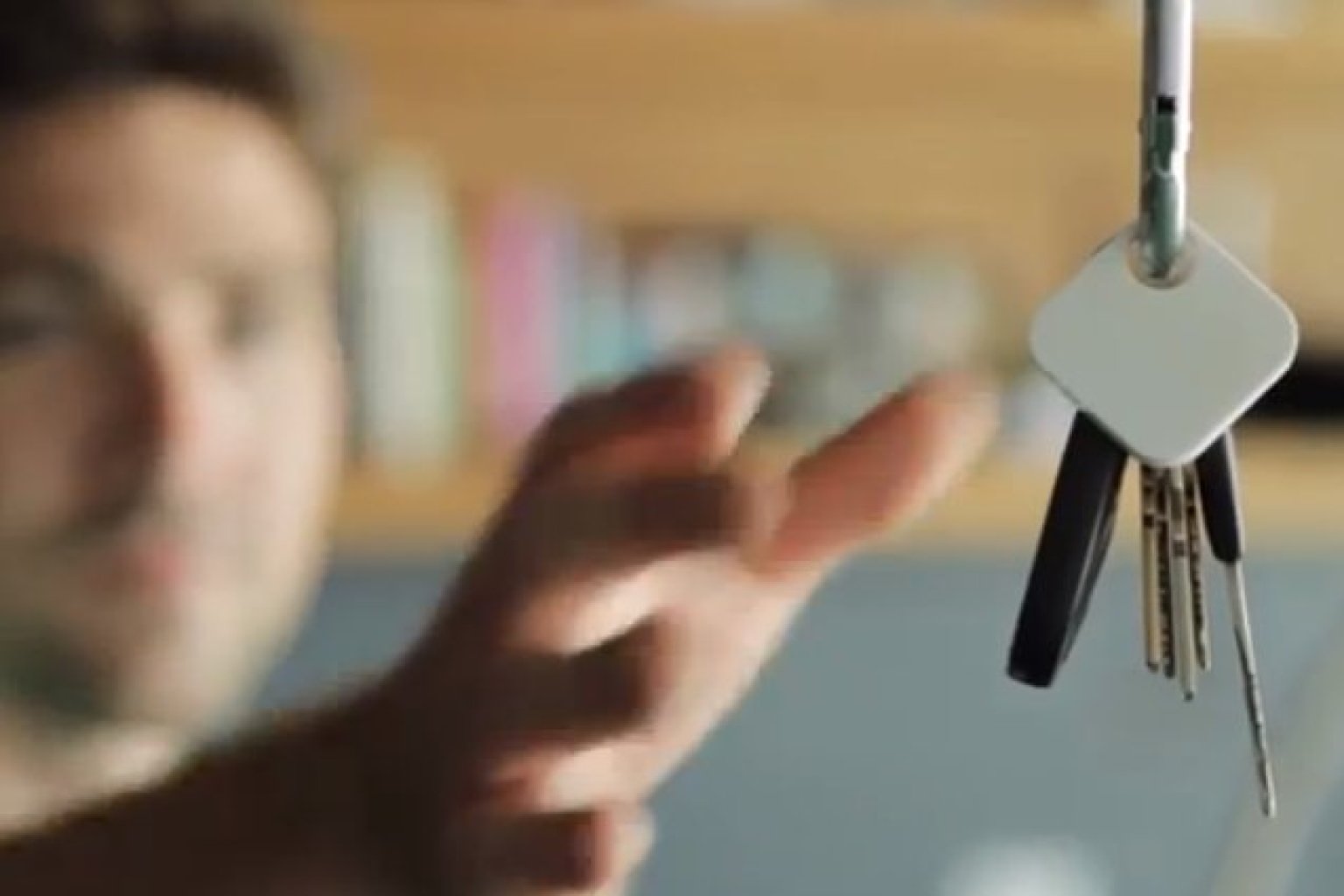 Tile App May Finally Help You Find Your Keys Once And For All (VIDEO