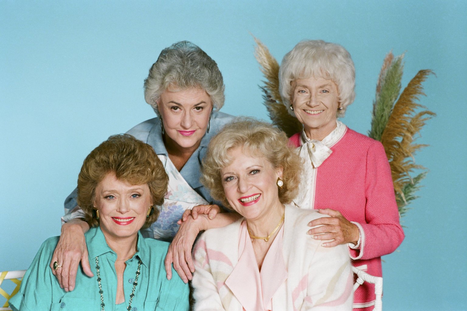 The Golden GIRLS - YouTube