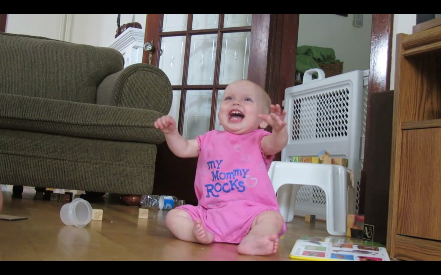 Baby Can't Stop Laughing At Her Dad's Juggling 'Skills' (VIDEO) HuffPost