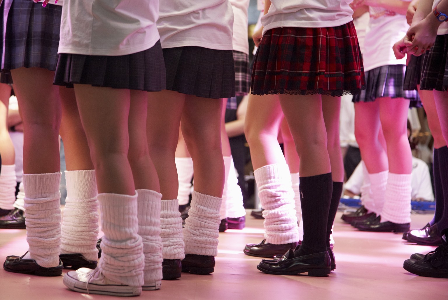 Schoolgirl hidden skirt stockings pussy fan xxx pic