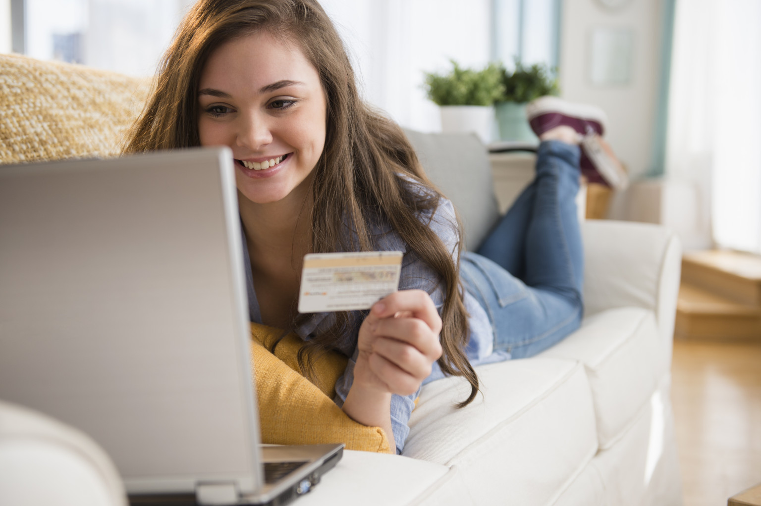 6 Ways To Cut College Shopping Costs HuffPost