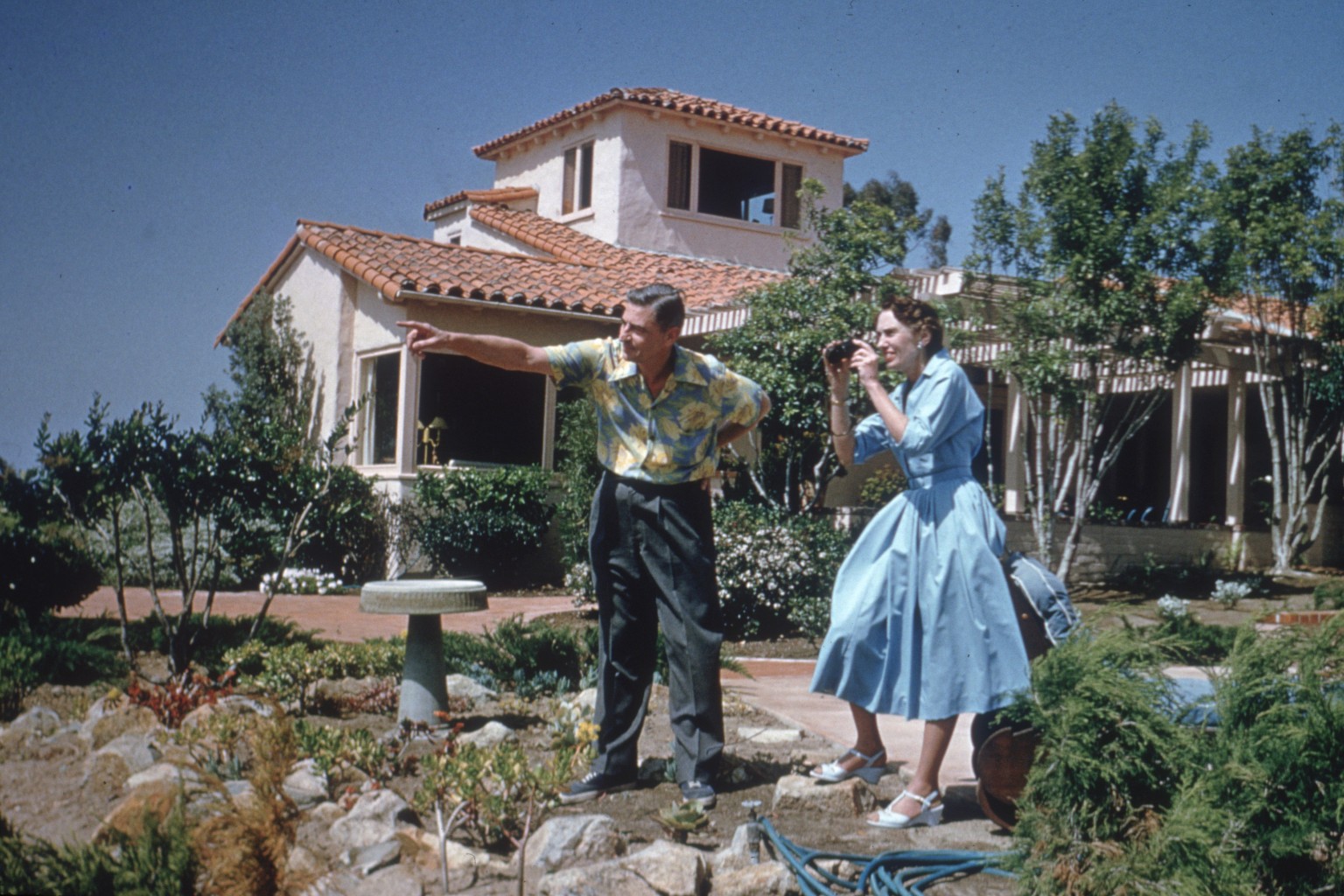 Rare Photo Of Dr. Seuss At Home In 1957 (PHOTO) | HuffPost