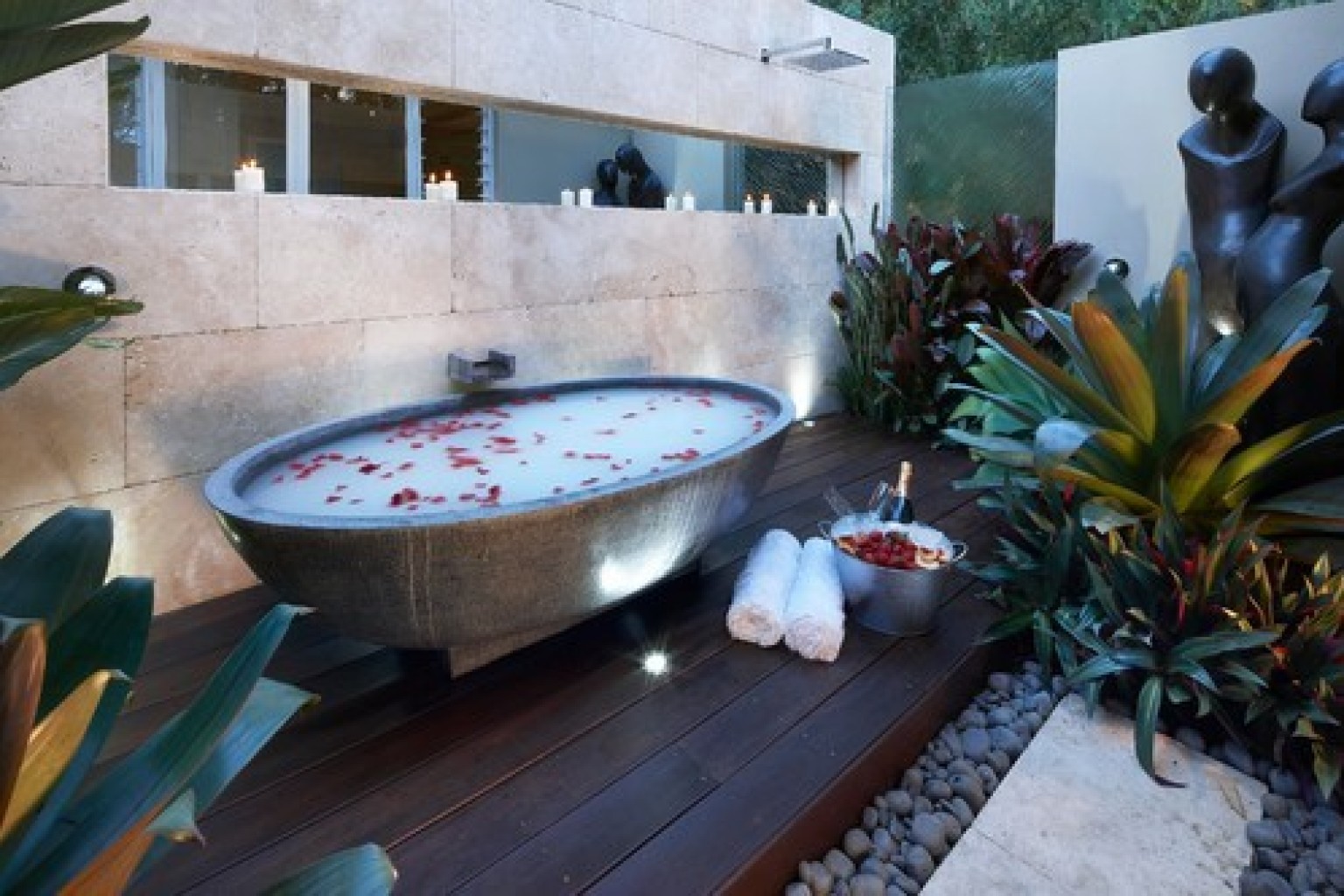 10 Outdoor Bathtubs That Somehow Make It OK To Get Naked 