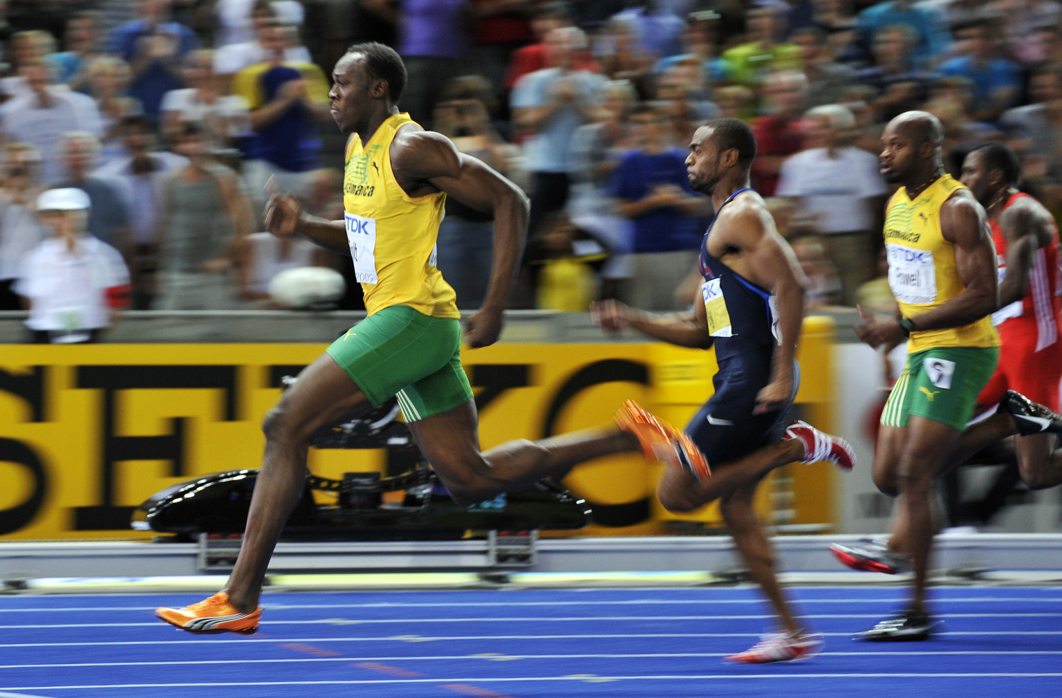 usain-bolt-s-speed-comes-despite-serious-aerodynamic-drag-physicists-say-video-huffpost