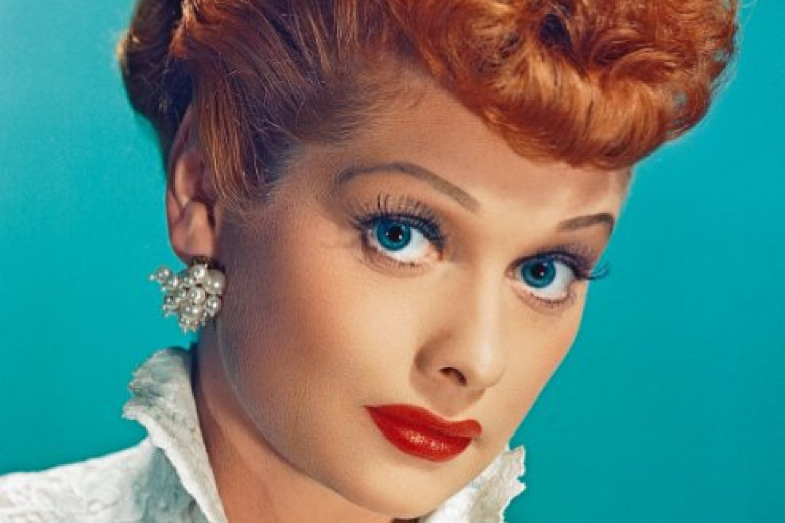 Lucille Balls Retro Beauty Look Is No Laughing Matter Photos Huffpost 0619