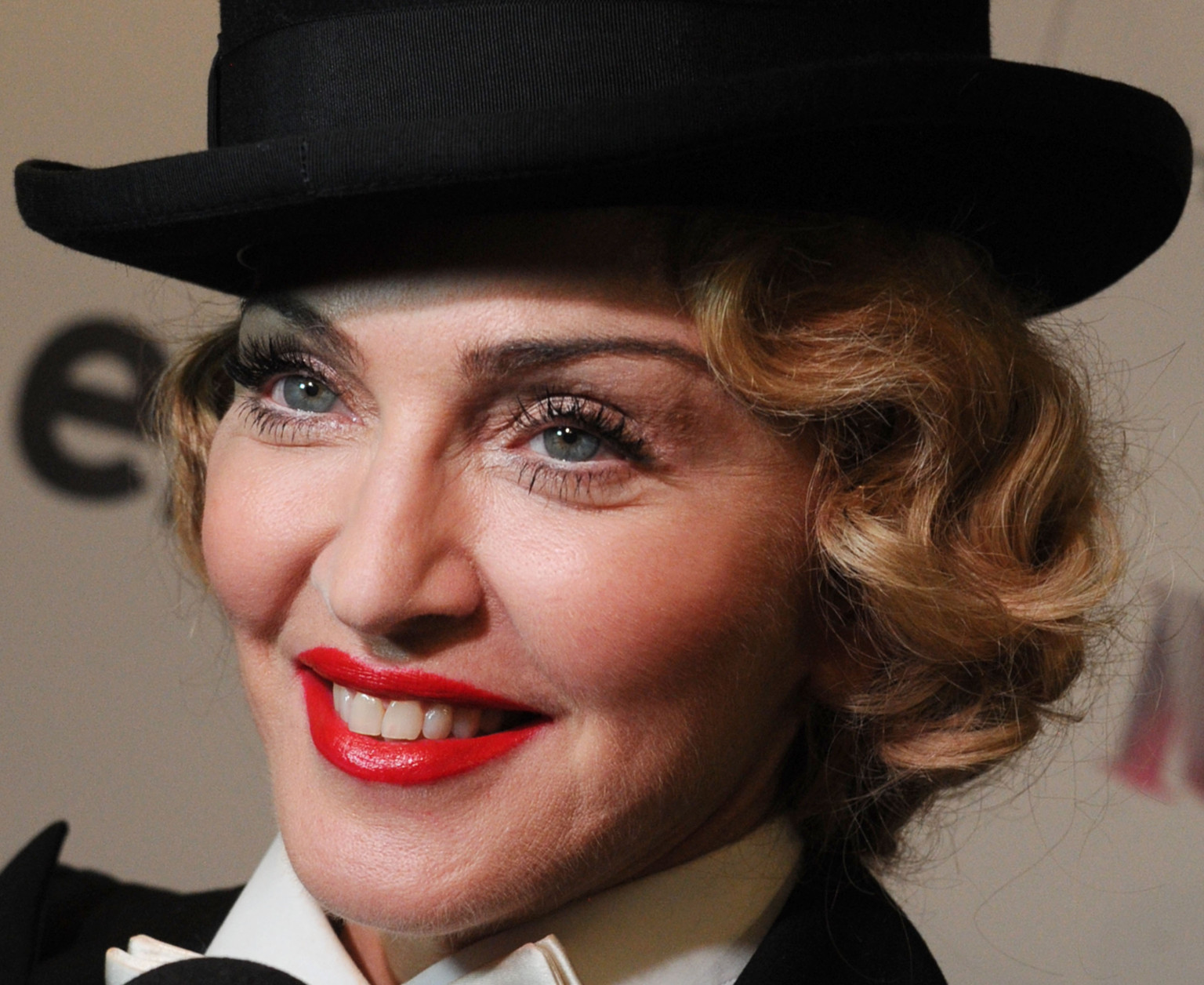 55-new-yorkers-hilariously-describe-madonna-in-one-word-in-honor-of