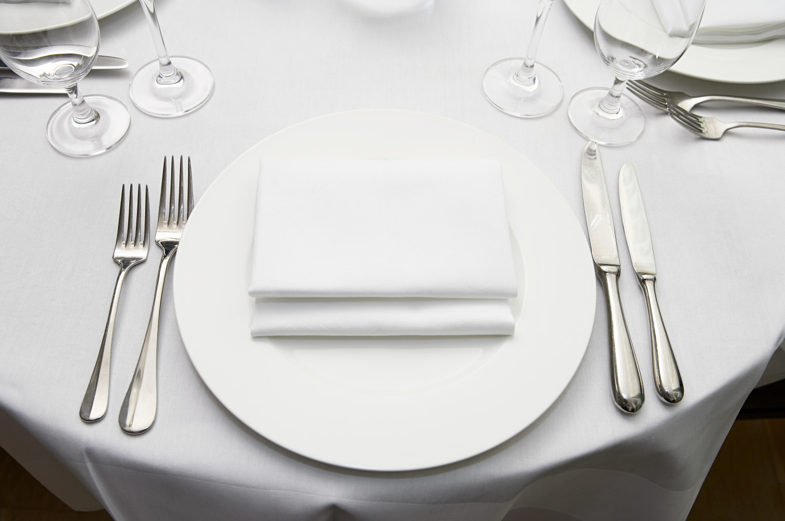 What Is It Like to Eat Alone at a Fancy Restaurant? | HuffPost