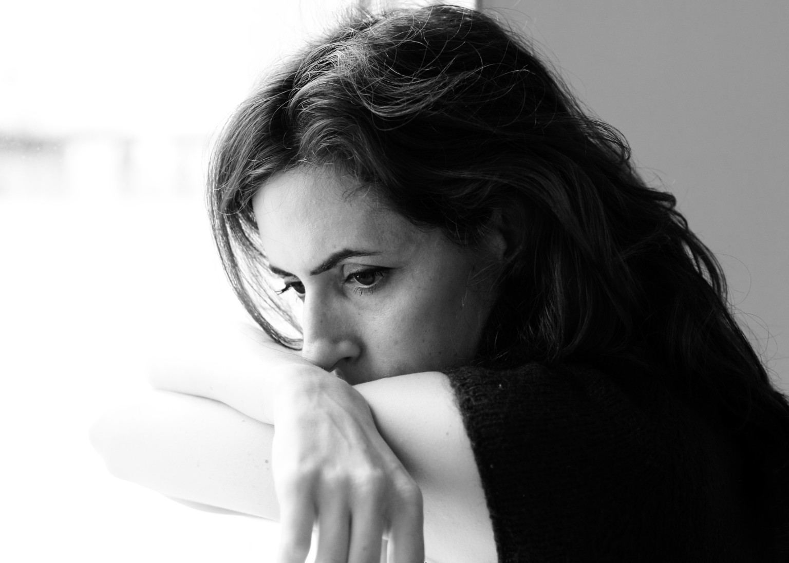 「woman sad」的圖片搜尋結果