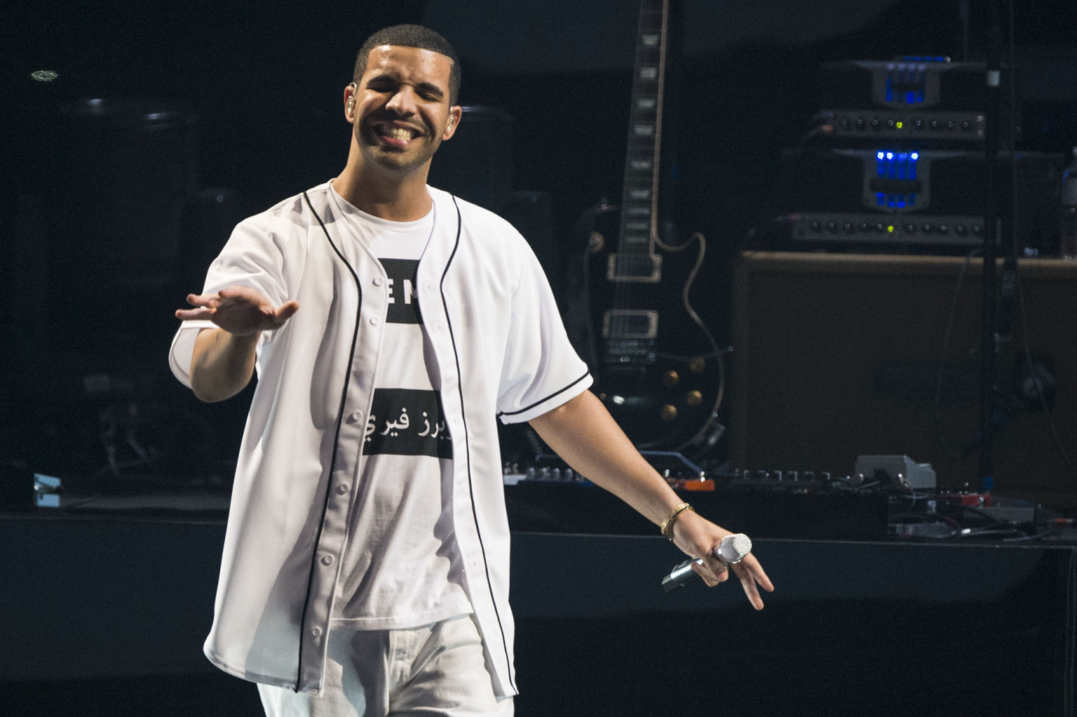 Drake VMAs Performance Brings 'Hold On, We're Going Home' To Brooklyn