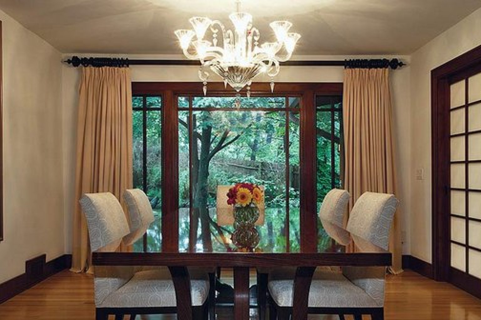 Short Hills, New Jersey Home Combines Laid Back California Style And