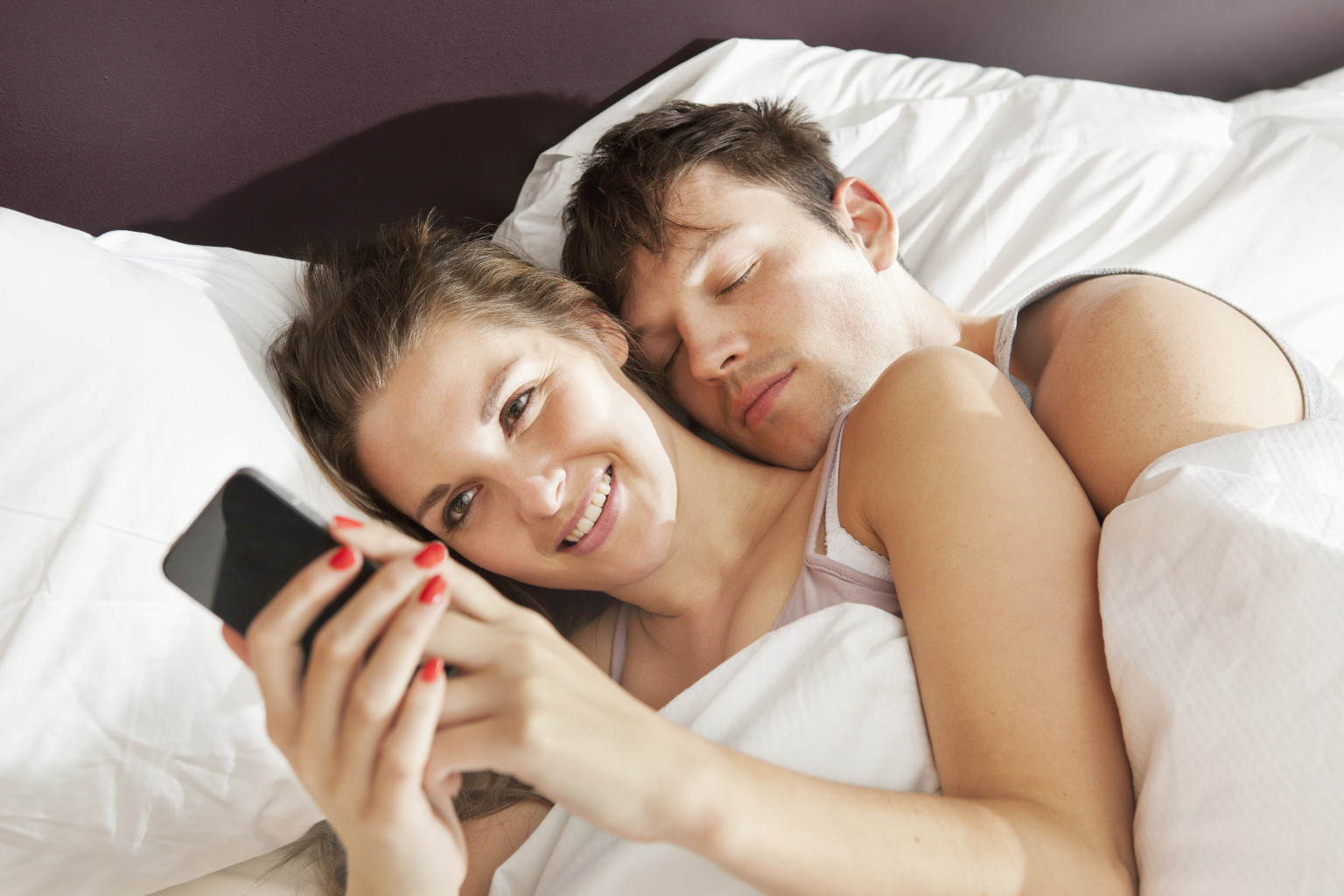 Sleep Texting Becoming An Alarming Trend Experts Say Huffpost