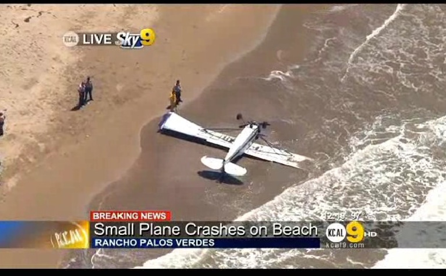Plane Crashes Onto Beach In Rancho Palos Verdes Pilot Injured (VIDEO