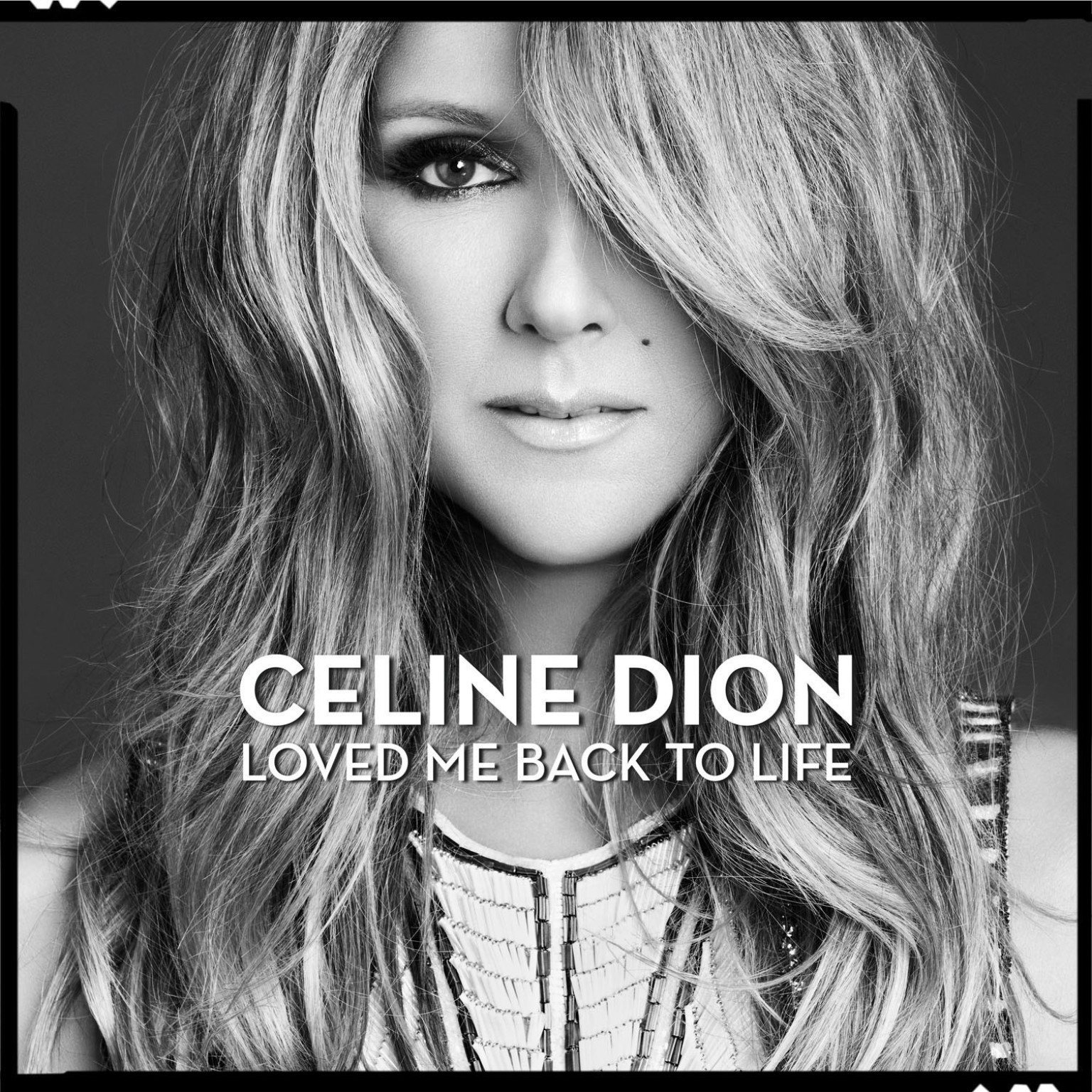 «Loved Me Back To Life» le nouvel album anglophone de Céline en vente