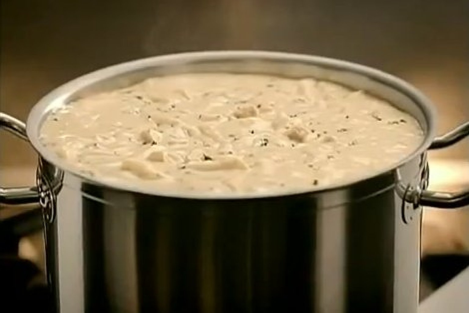 Progresso's Creamy Alfredo Soup Can You Stomach The Commercial? (VIDEO