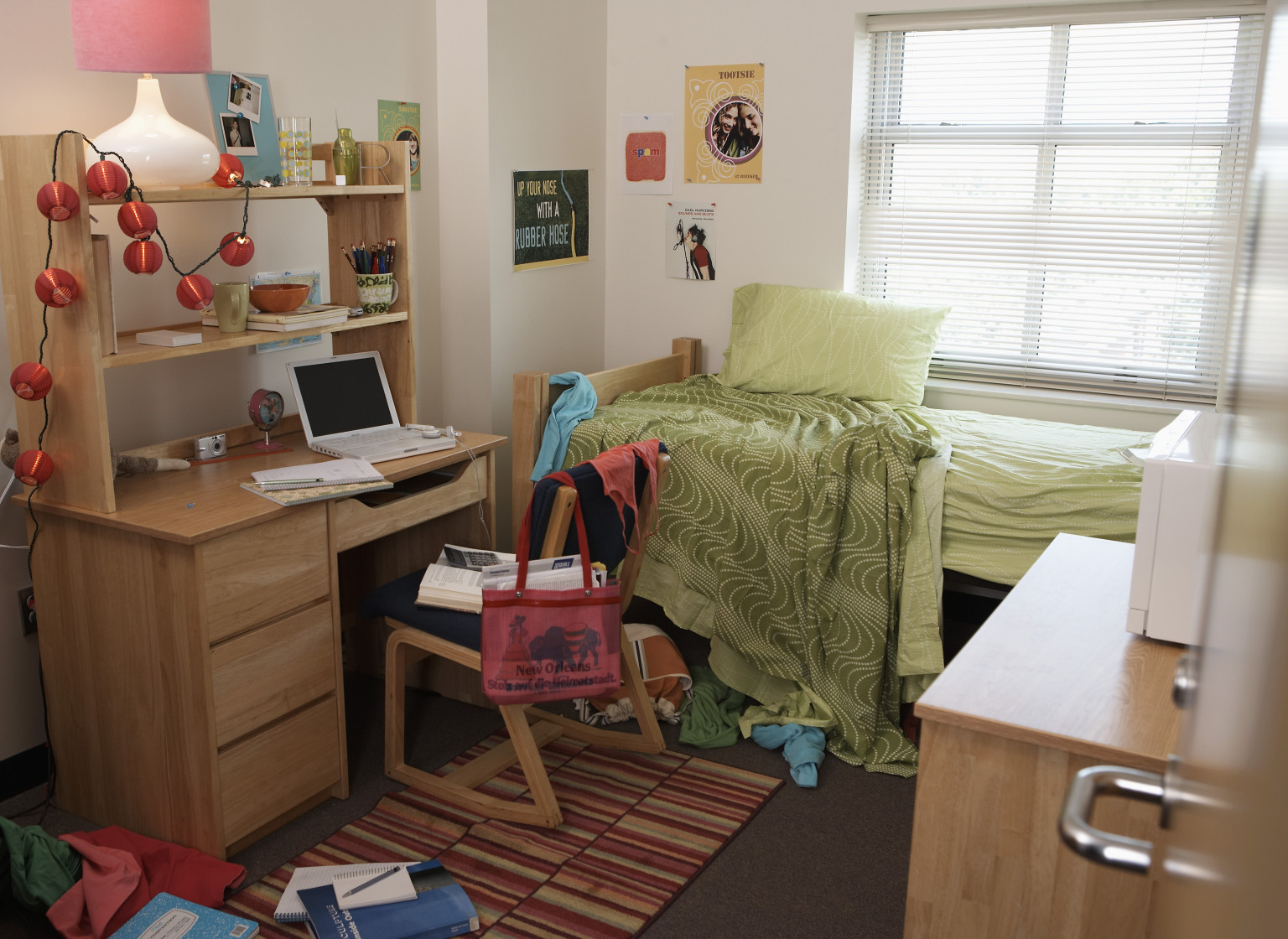 Diy Dorm Room Design Huffpost 9036