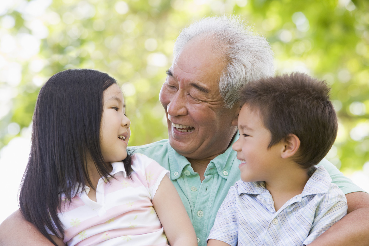 pew-study-one-in-10-grandchildren-lives-with-grandparents-huffpost