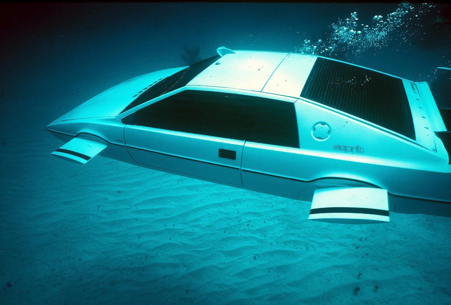 James Bond Submarine Lotus Esprit Car From �The Spy Who