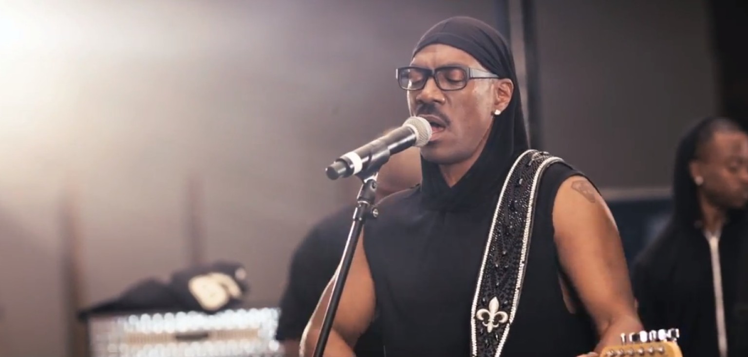 Eddie Murphy - Red Light Ft. Snoop Lion Lyrics Here's Eddie Murphy's 'Red Light' Video, Featuring Snoop Lion | HuffPost
