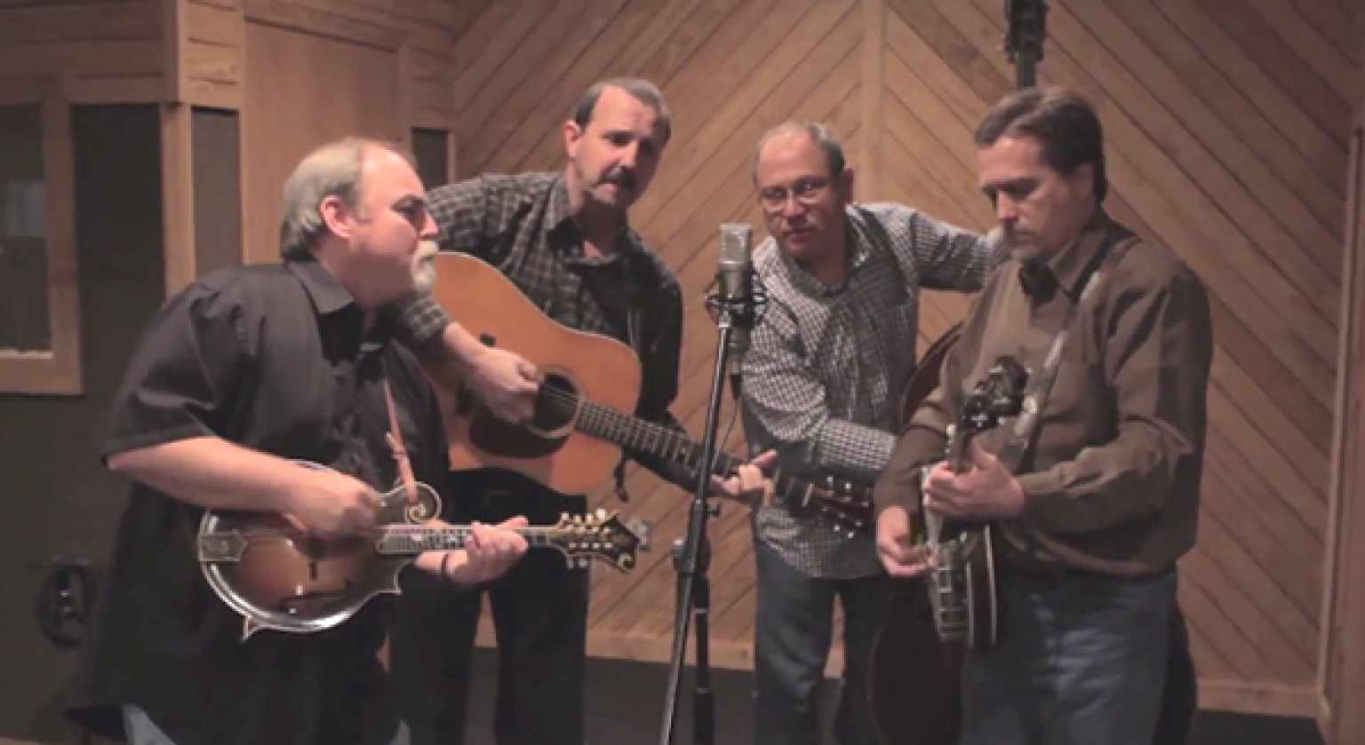 Metallica Classic 'Enter Sandman' Gets A Bluegrass Cover (VIDEO) HuffPost