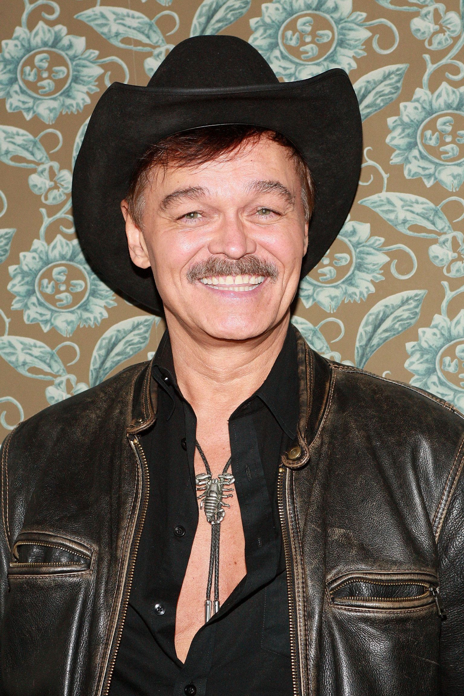 Are Randy Jones And Amanda Married